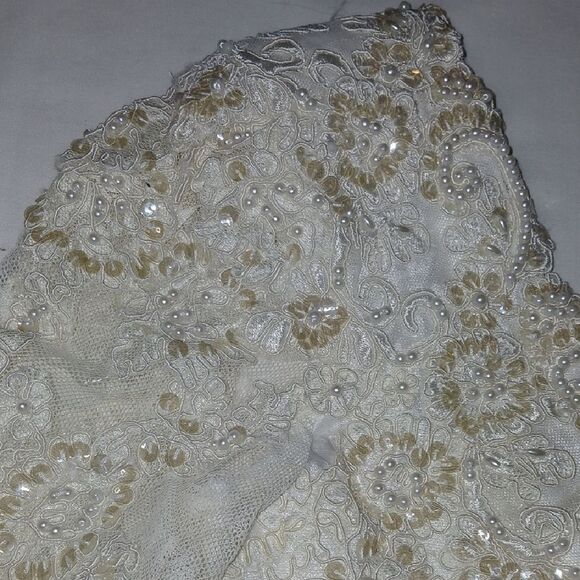 Mon Cheri White Laced Wedding Dress - Picture 11 of 11